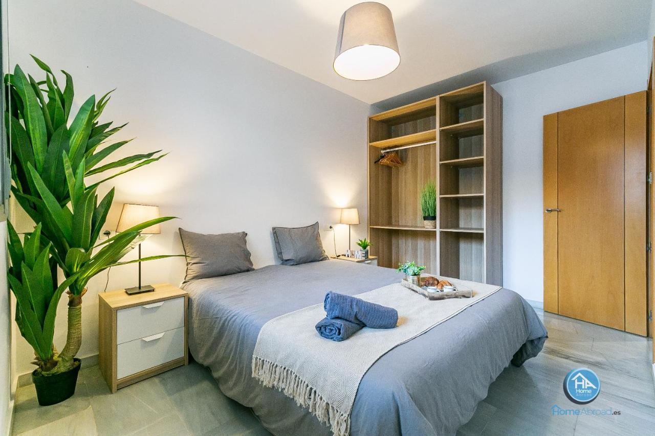 Malaga Boutique Stay - Carlos Haya Area With Parking Exterior photo
